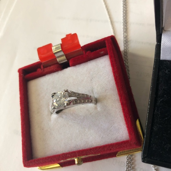 Sterling silver rings & pendants - Picture 4 of 6